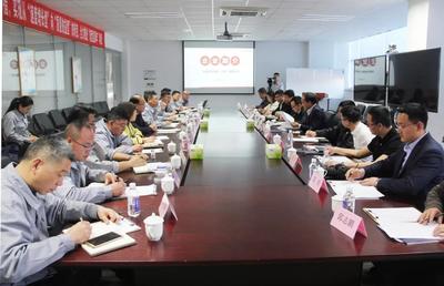 中国汽车工业协会副秘书长叶盛基一行莅临华晨专用车调研并指导广告设计工作